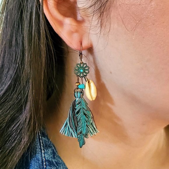 Cute Southwestern Boho Tassel Earrings - Picture 4 of 4